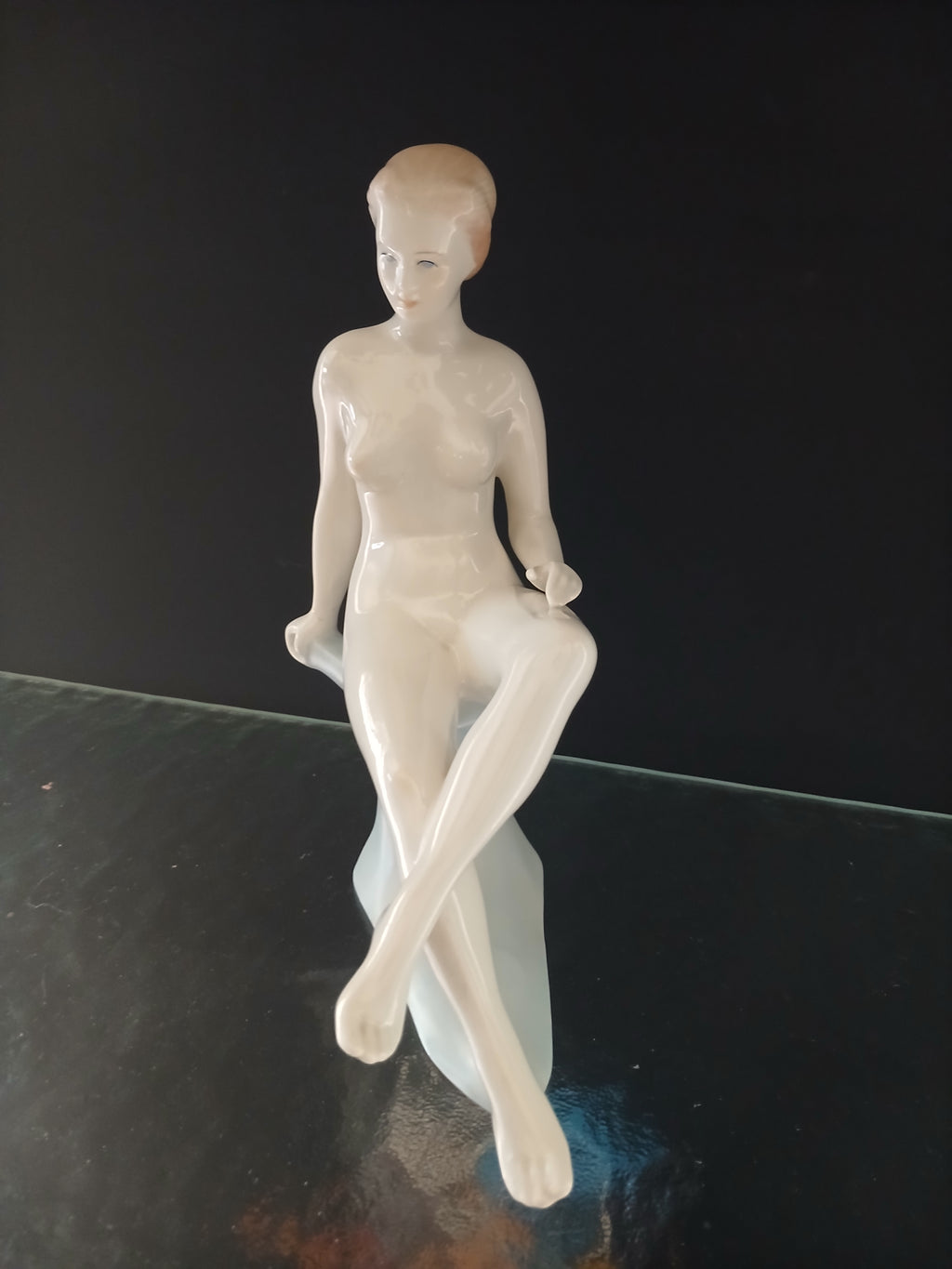 Femme nue en porcelaine vintage