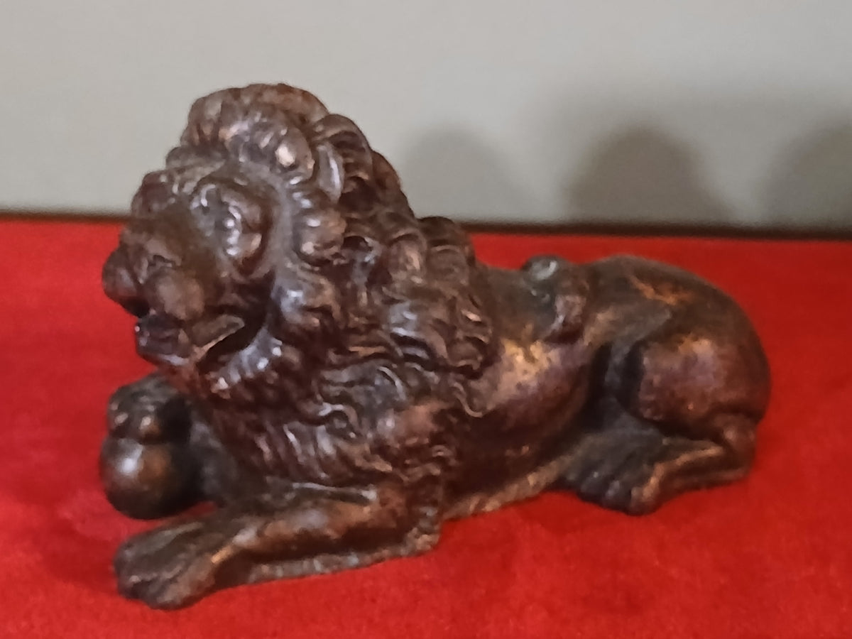 belle petite sculpture du lion de Belfort