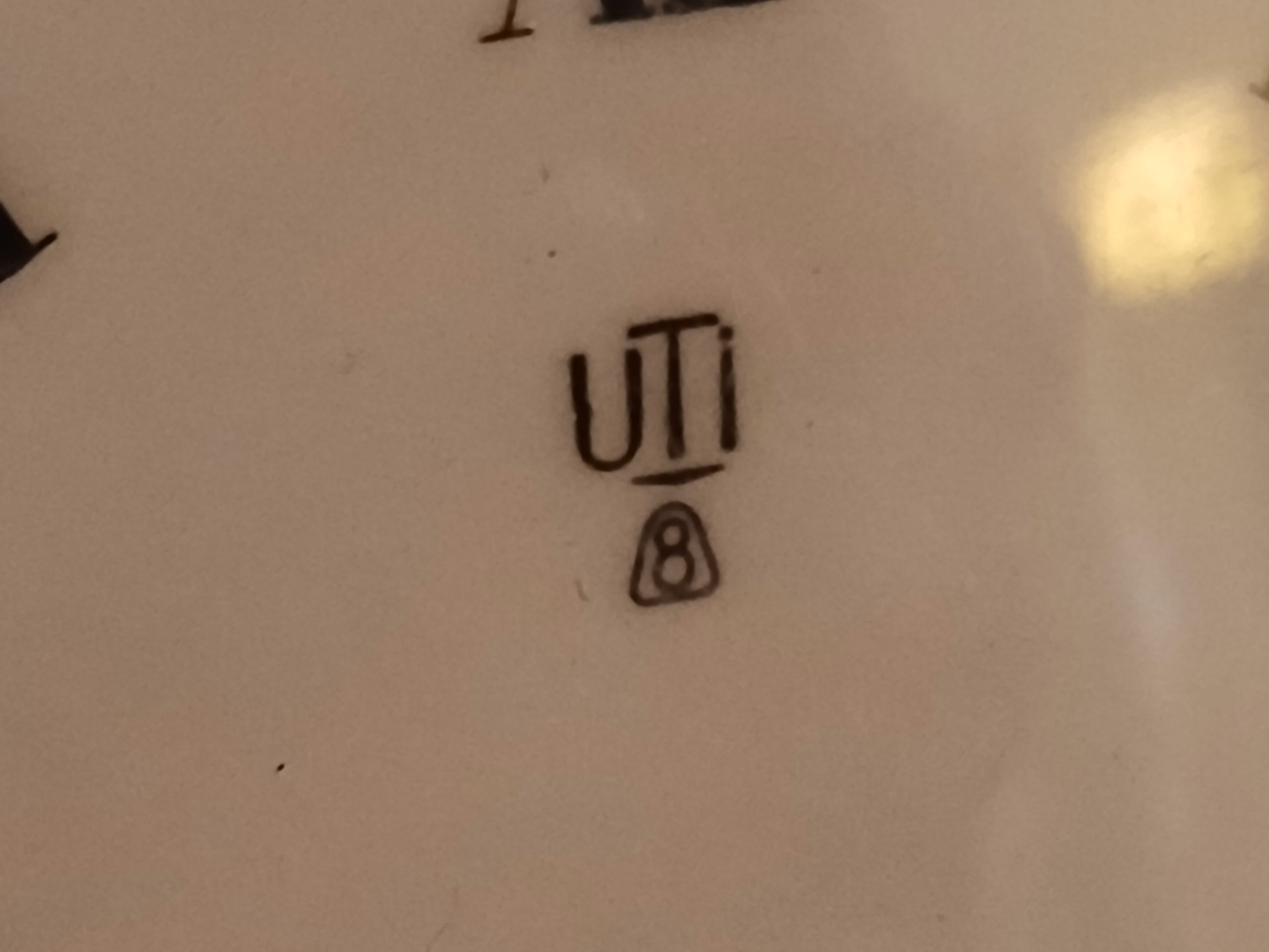 Horloge de table UTI rarissime des années 1960