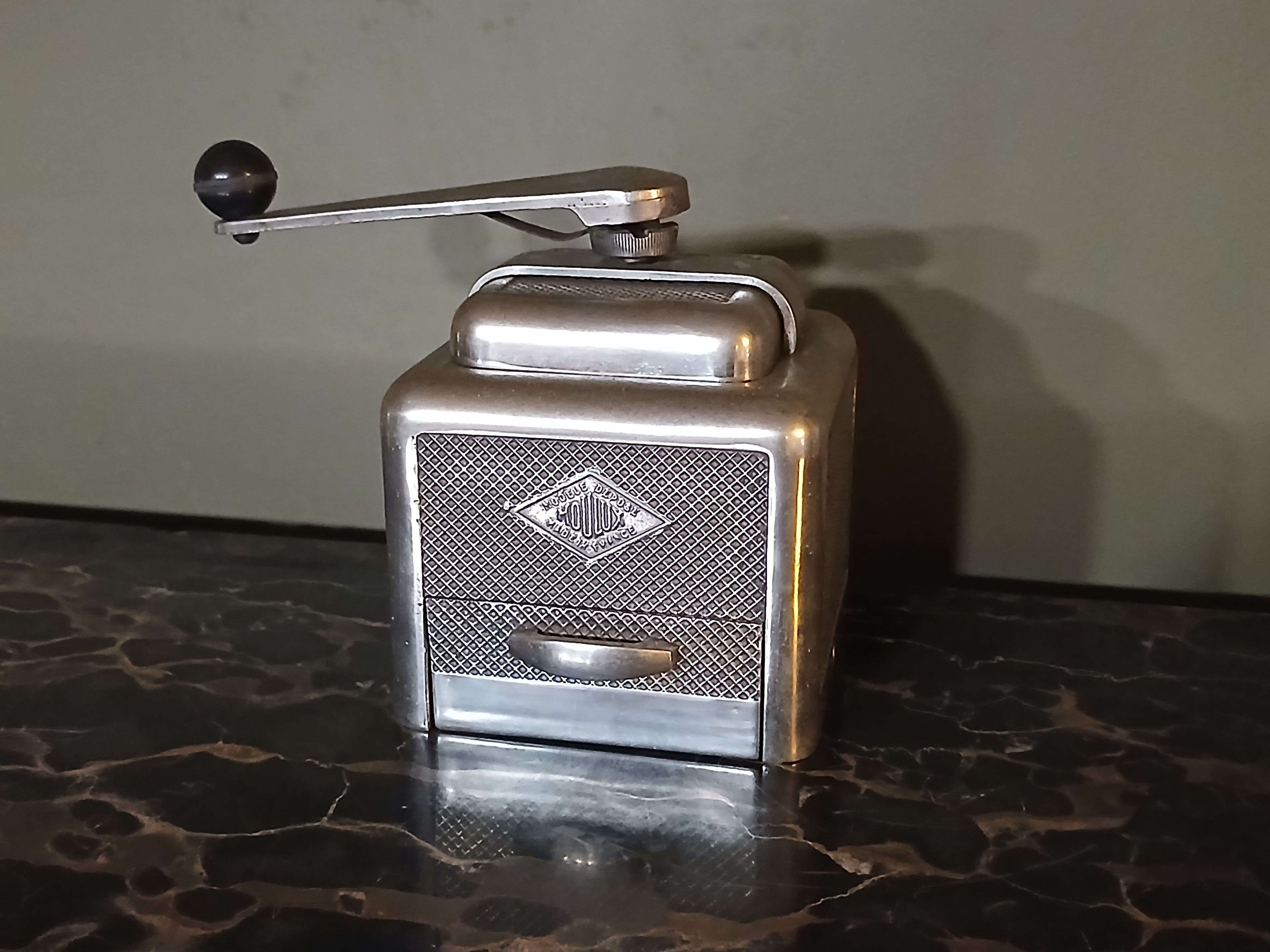 Moulin à café Moulux des années 1950-1955