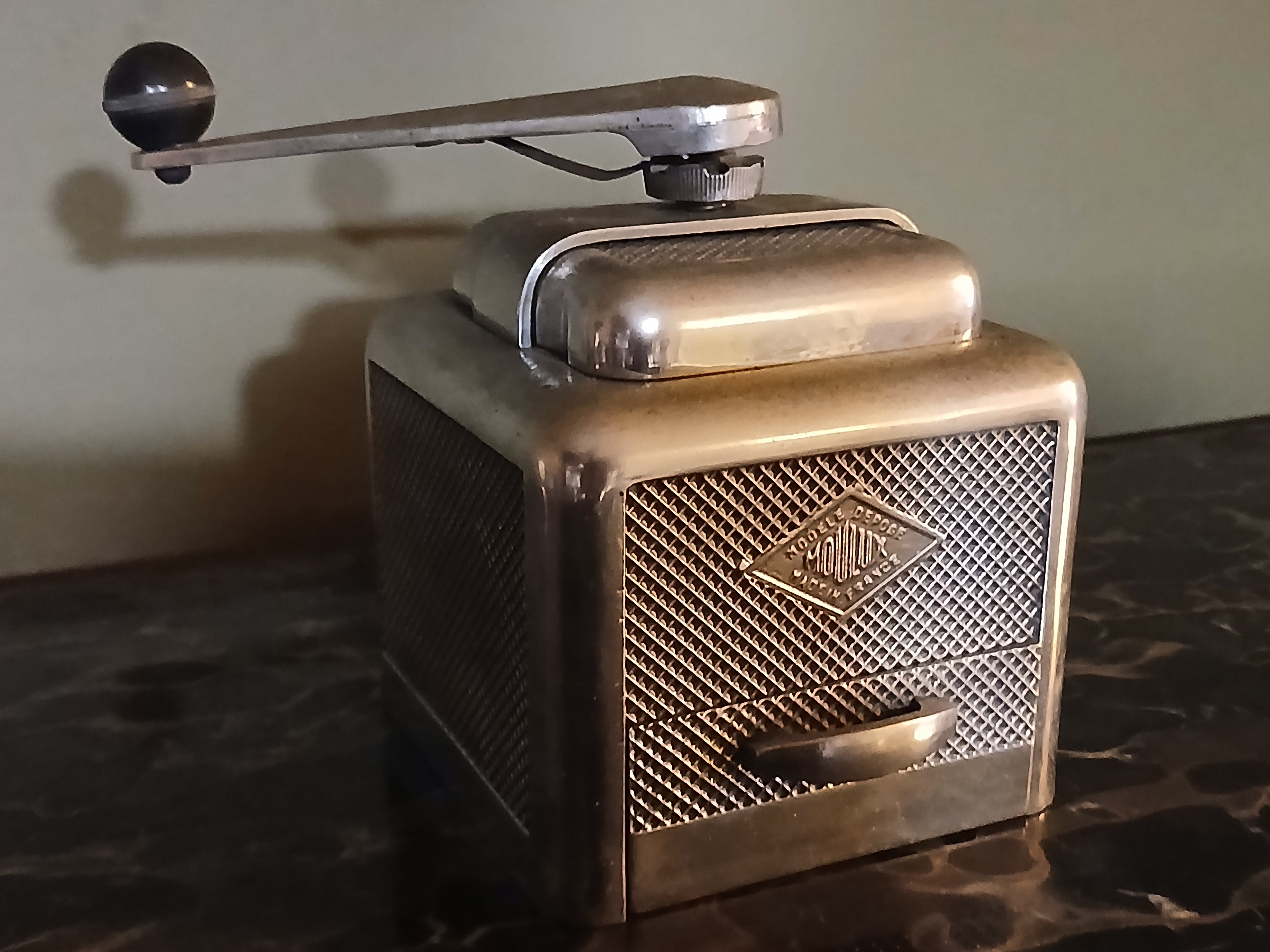Moulin à café Moulux des années 1950-1955