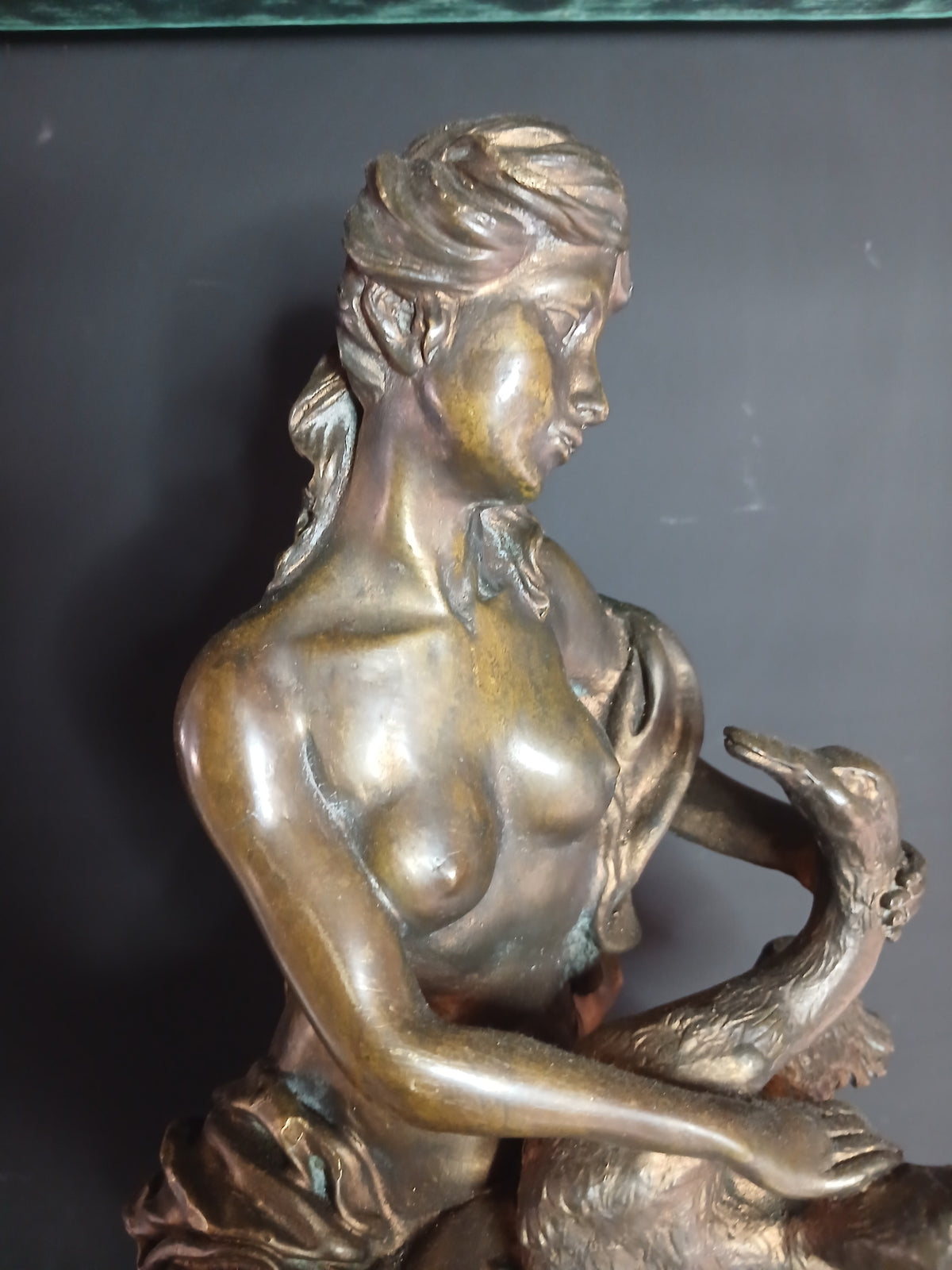 Sculpture en bronze représentant Léda et le cygne