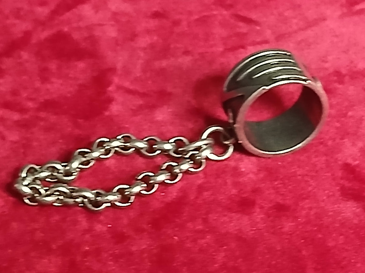 Très belle bague de créateur THIERRY MUGLER