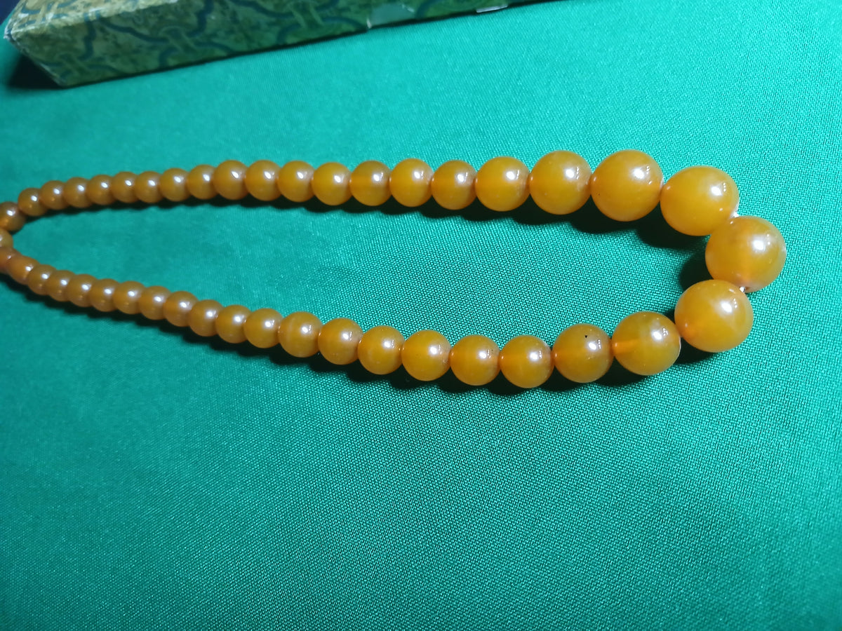 Collier en bakélite de couleur orange 1950