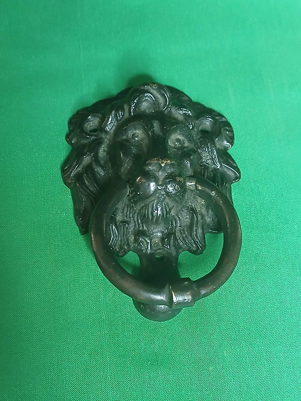 Ancien heurtoir de porte en bronze massif