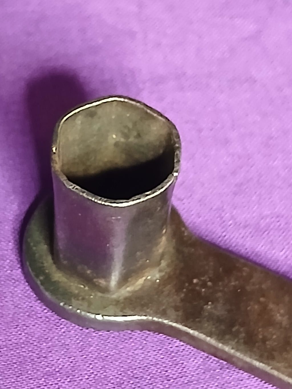 Lot de deux anciens outils de marque Michelin, début du XXe siècle.