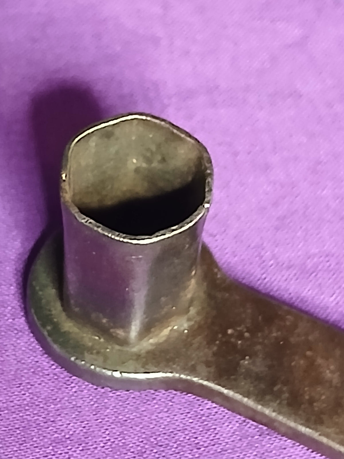 Lot de deux anciens outils de marque Michelin, début du XXe siècle.