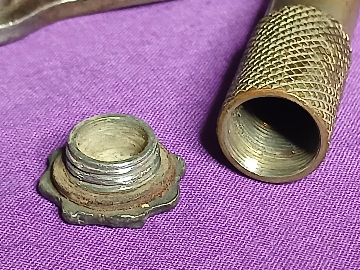 Lot de deux anciens outils de marque Michelin, début du XXe siècle.