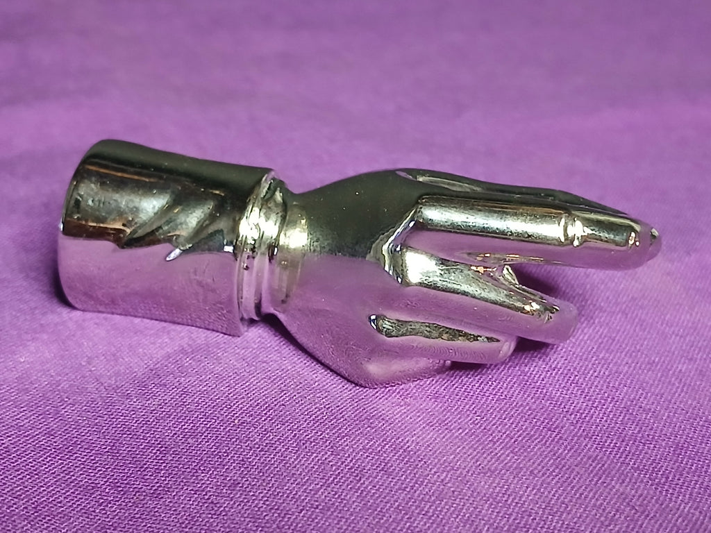 Superbe porte-stylo en métal chromé en forme de main