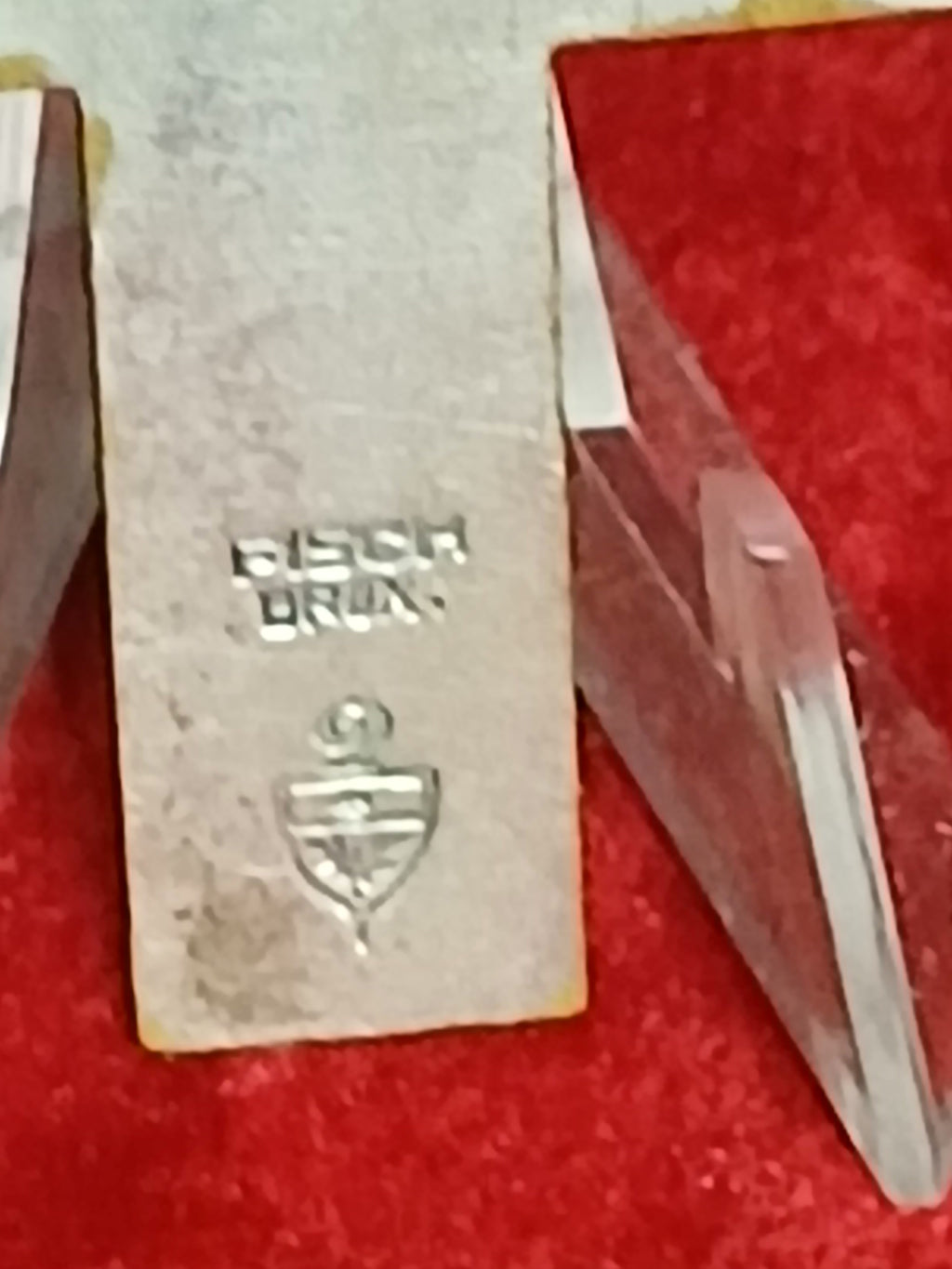 Pendentif crucifix ancien  signée Fisch & Cie. (1890–1920)