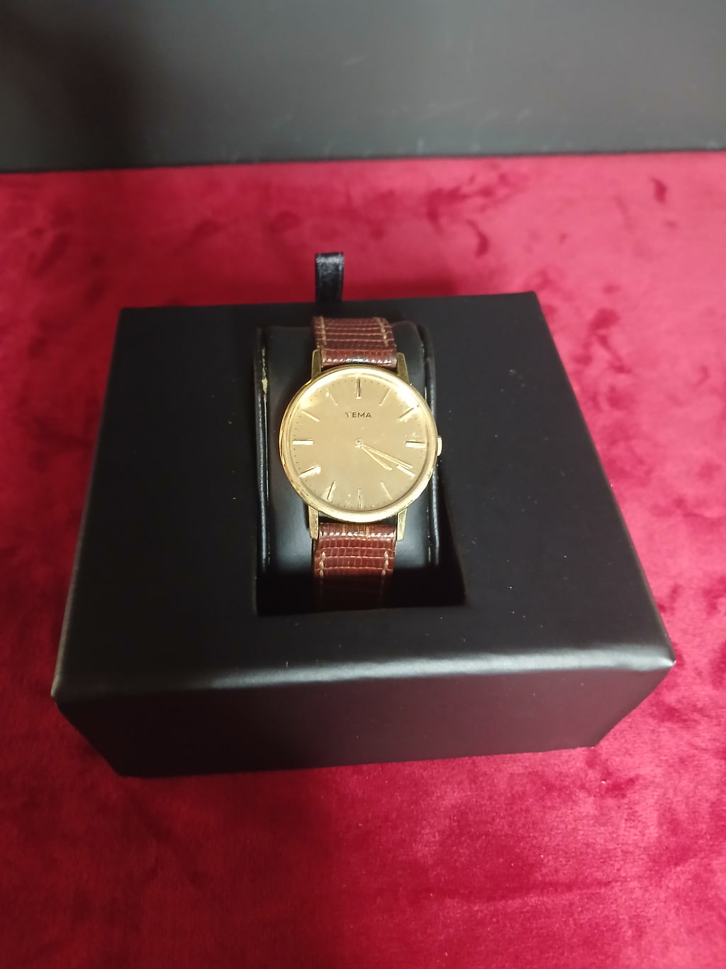 Montre de ville mécanique YEMA vintage 1960 / 70