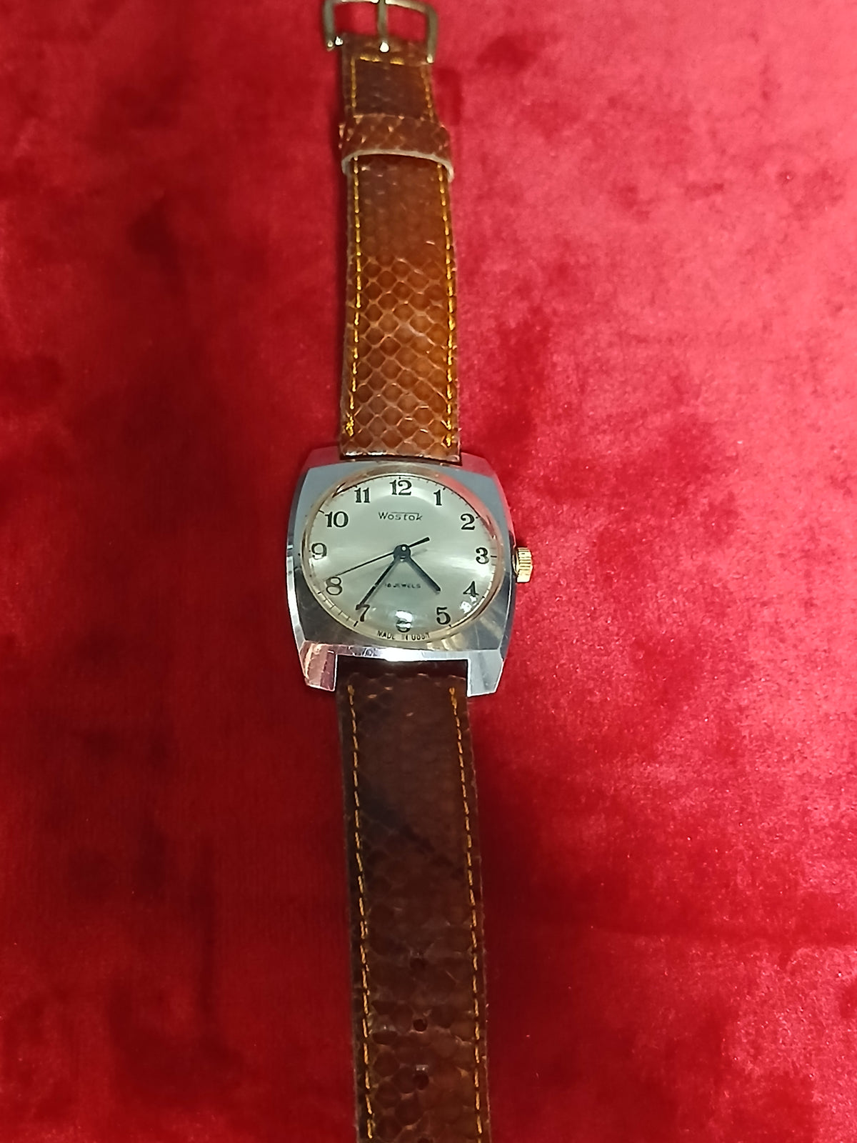 Montre mécanique vintage Vostok des années 1970