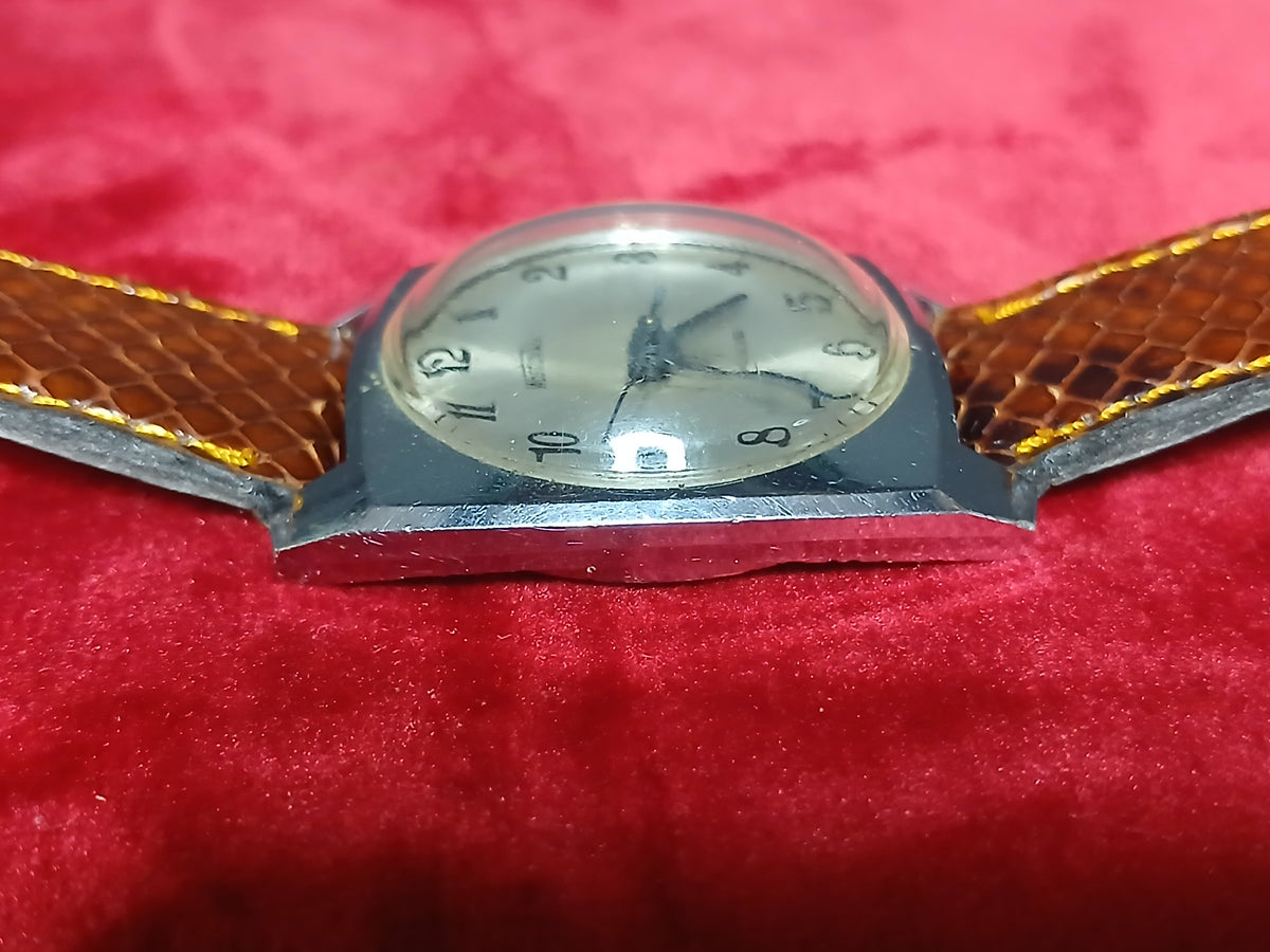 Montre mécanique vintage Vostok des années 1970