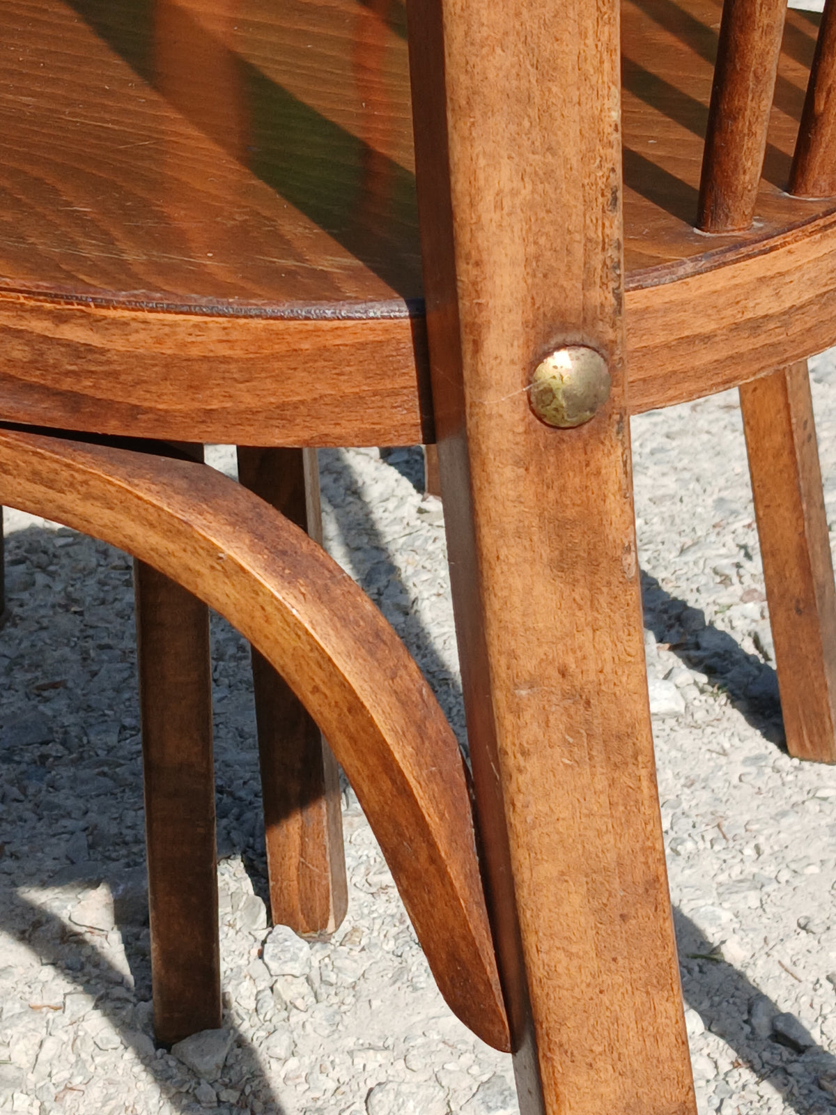 quatre chaises de bistrot Baumann en bois massif  1950