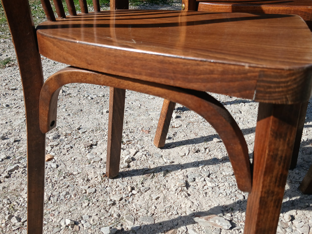 quatre chaises de bistrot Baumann en bois massif  1950