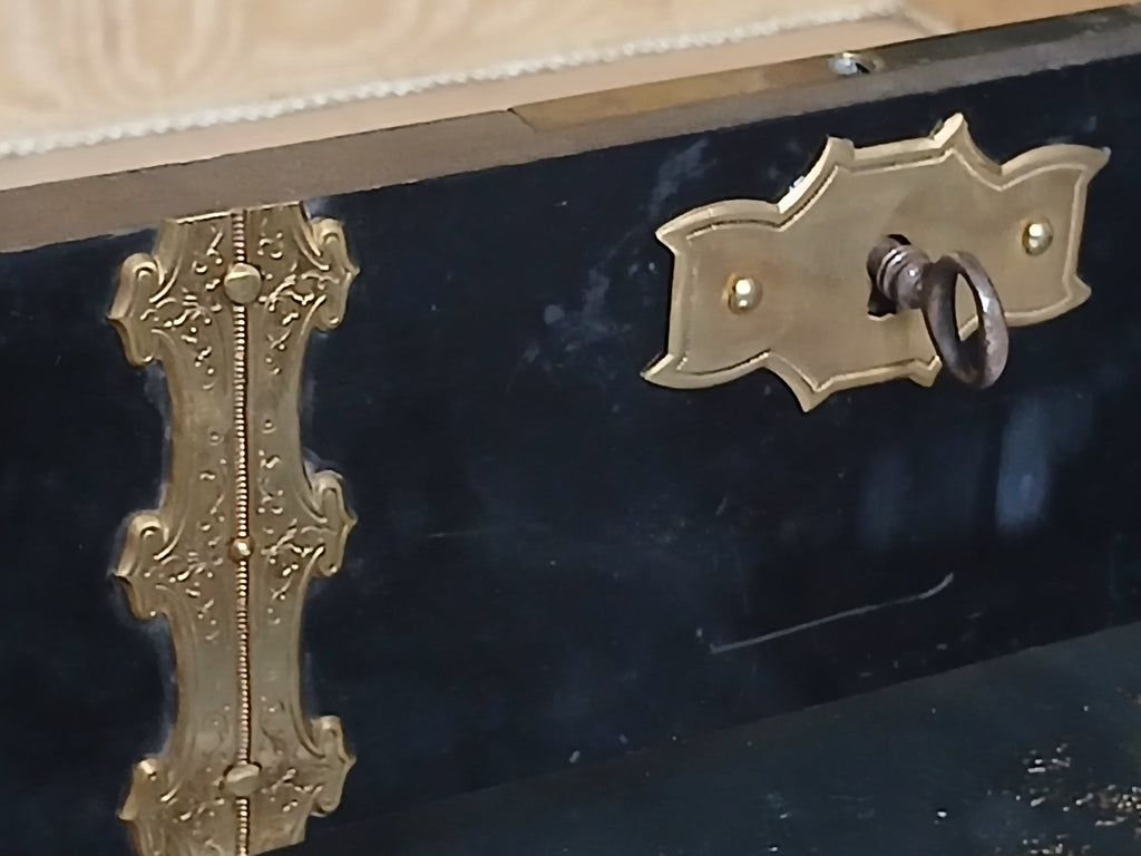 Coffret à bijoux Napoléon III fin XIXe siècle en bois laqué noir