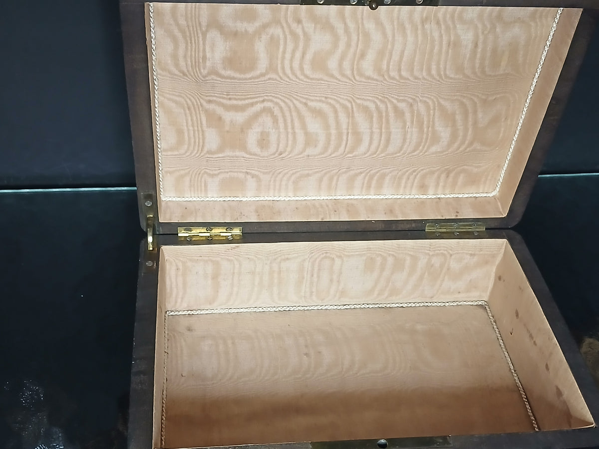 Coffret à bijoux Napoléon III fin XIXe siècle en bois laqué noir