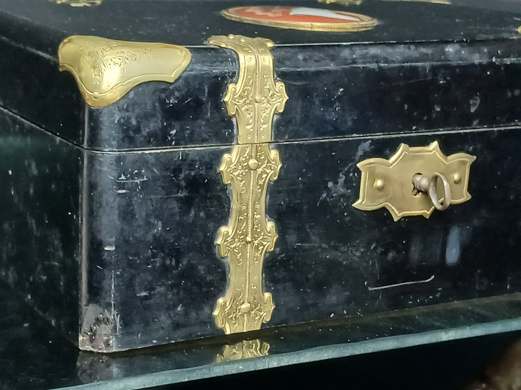 Coffret à bijoux Napoléon III fin XIXe siècle en bois laqué noir