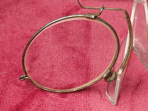 2 paires de lunettes anciennes pince nez avec étuis  fin du XIXe siècle