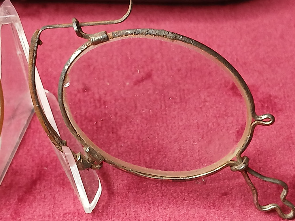 2 paires de lunettes anciennes pince nez avec étuis  fin du XIXe siècle