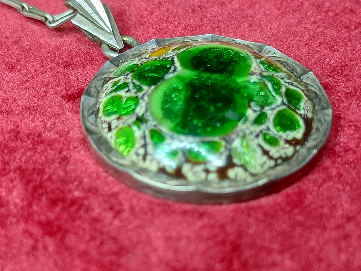 Pendentif ancien en émail de Limoges signé M. Bétourné   1960