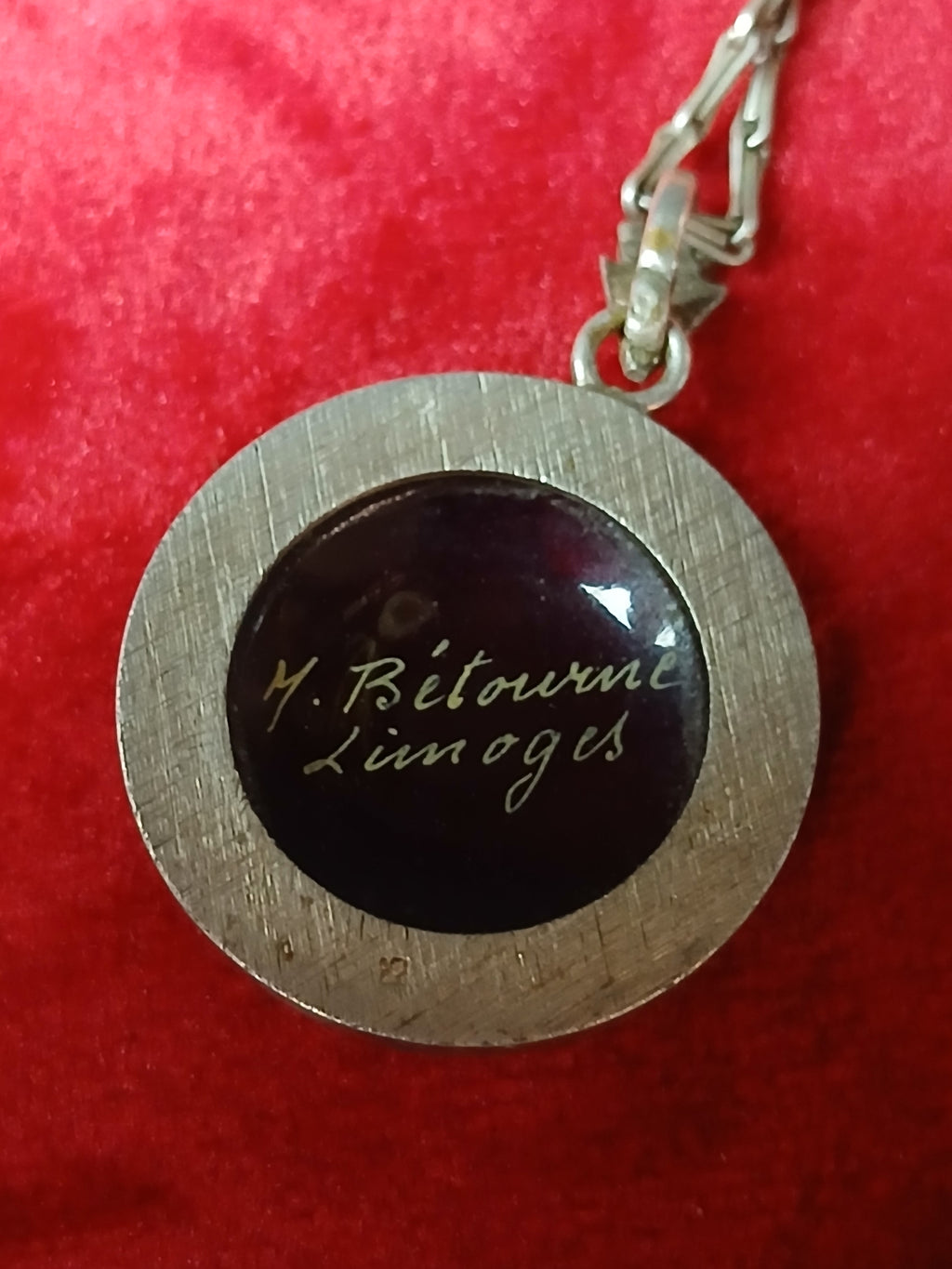 Pendentif ancien en émail de Limoges signé M. Bétourné   1960