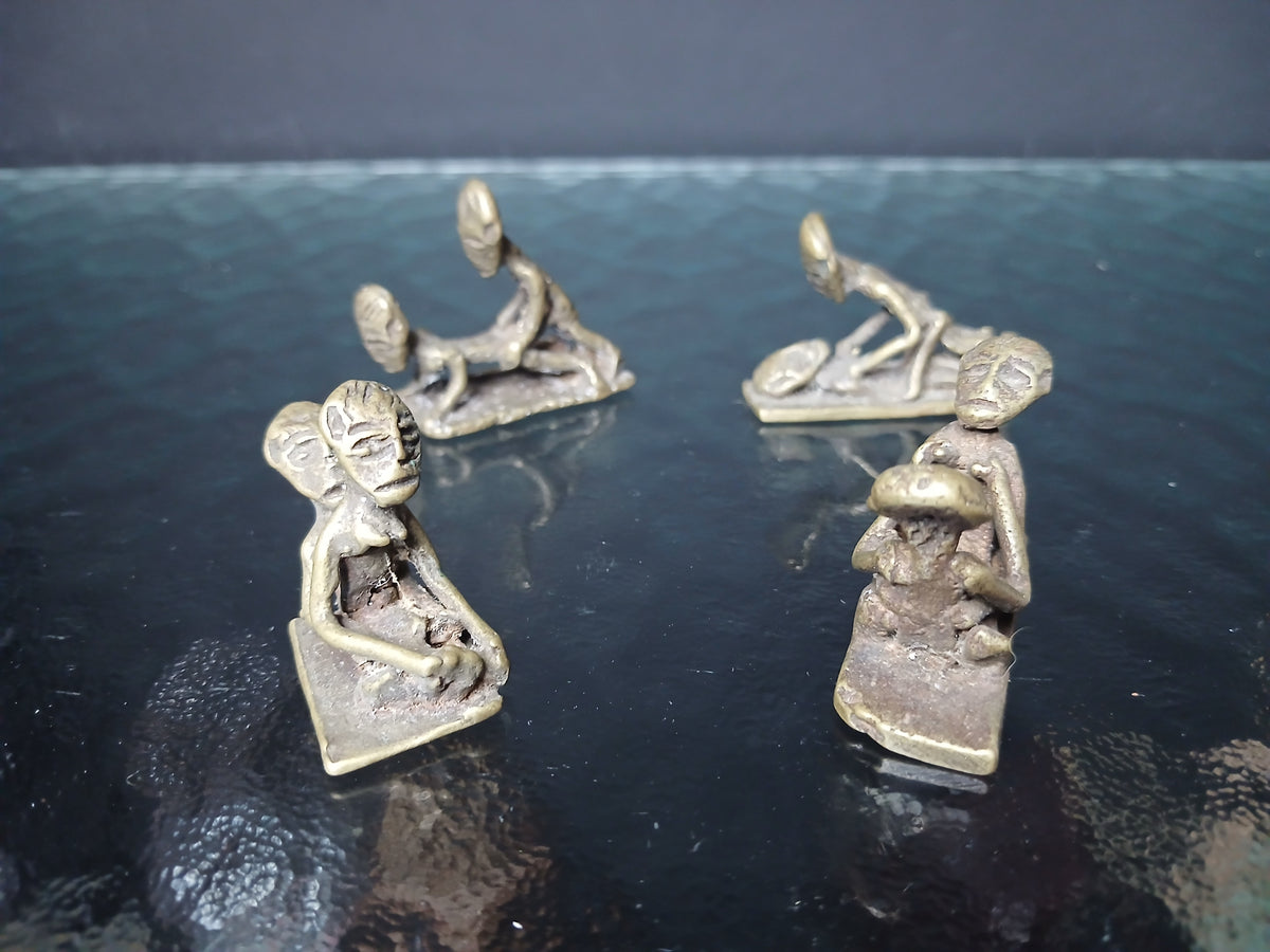 lot de 5 petites figurines érotiques en bronze de tradition Ashanti