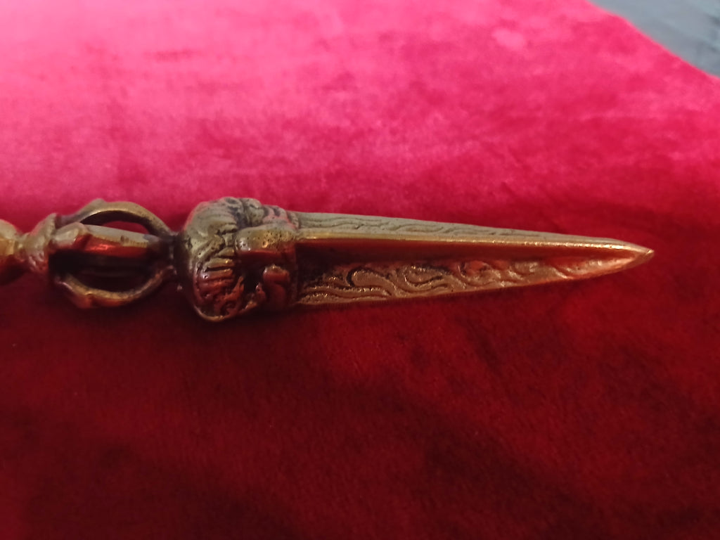 Ancien phurba tibétain, instrument rituel bouddhiste