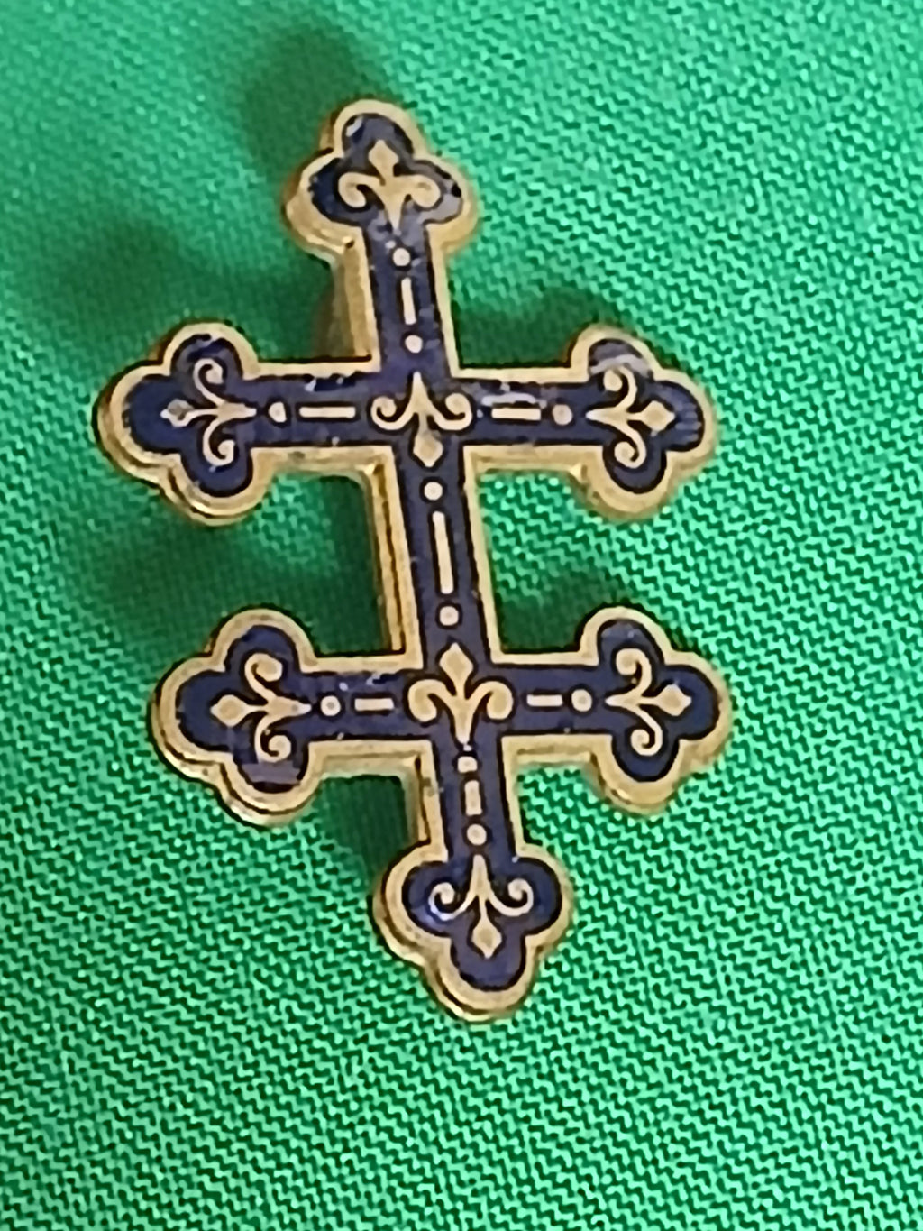 Broche patriotique ancienne en croix de Lorraine tréflée   1944-1945