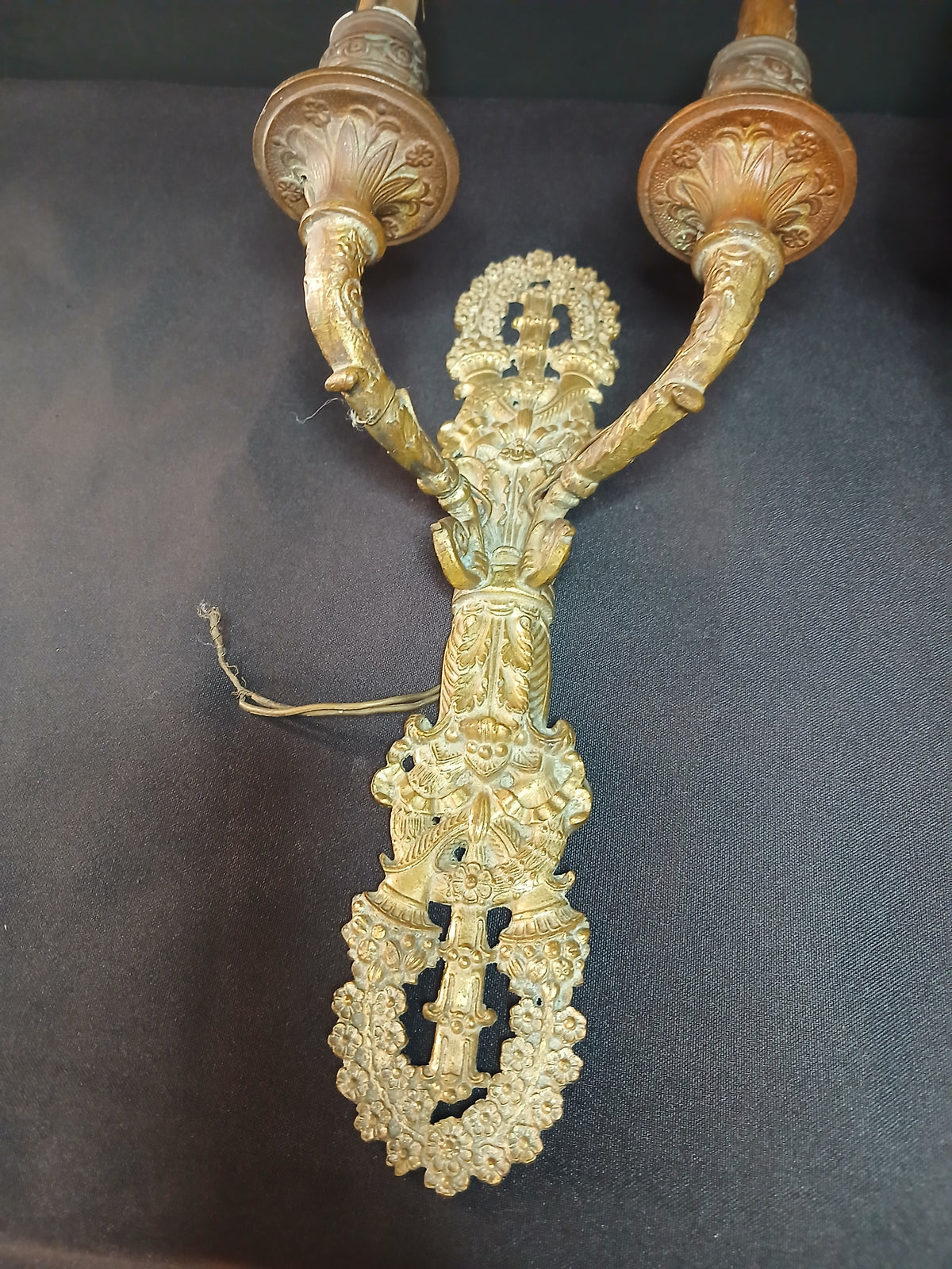 Paire d'appliques murales d'époque Empire (vers 1830) en bronze
