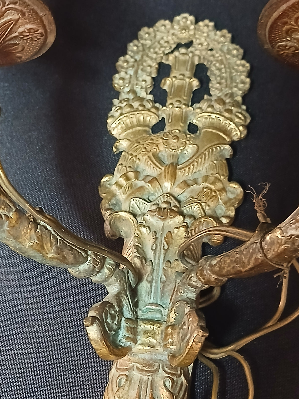 Paire d'appliques murales d'époque Empire (vers 1830) en bronze