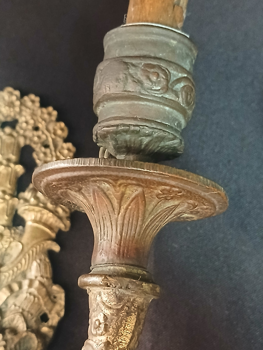 Paire d'appliques murales d'époque Empire (vers 1830) en bronze