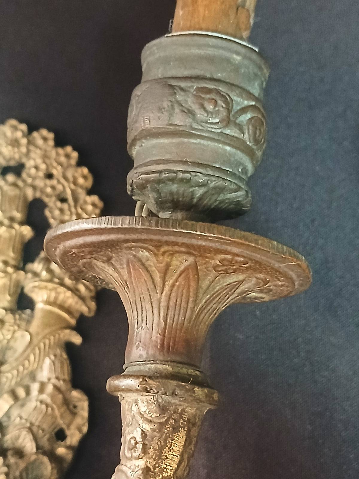 Paire d'appliques murales d'époque Empire (vers 1830) en bronze