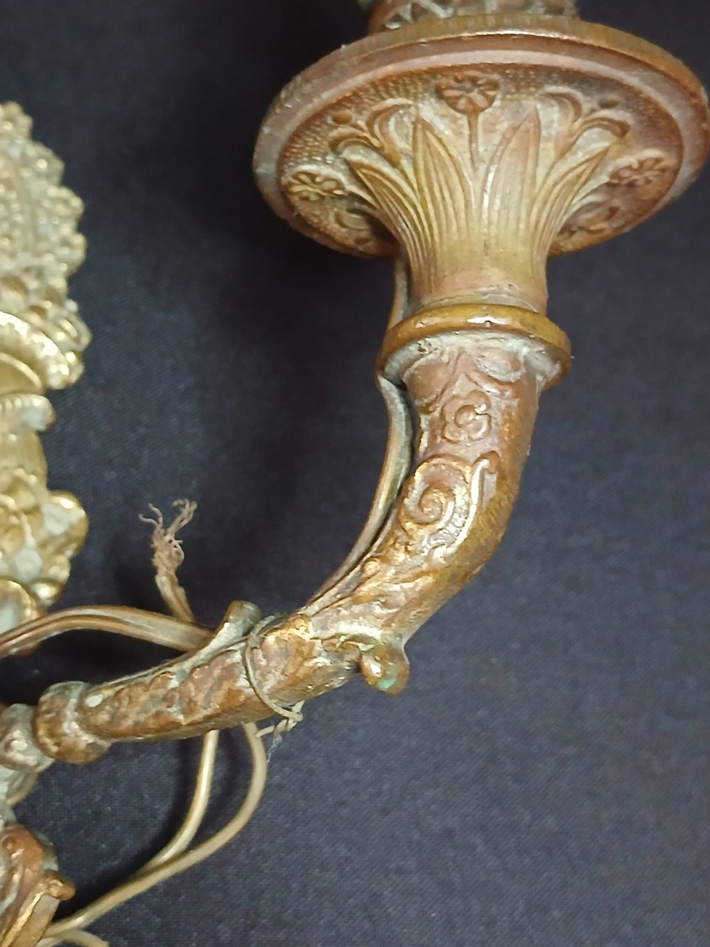 Paire d'appliques murales d'époque Empire (vers 1830) en bronze