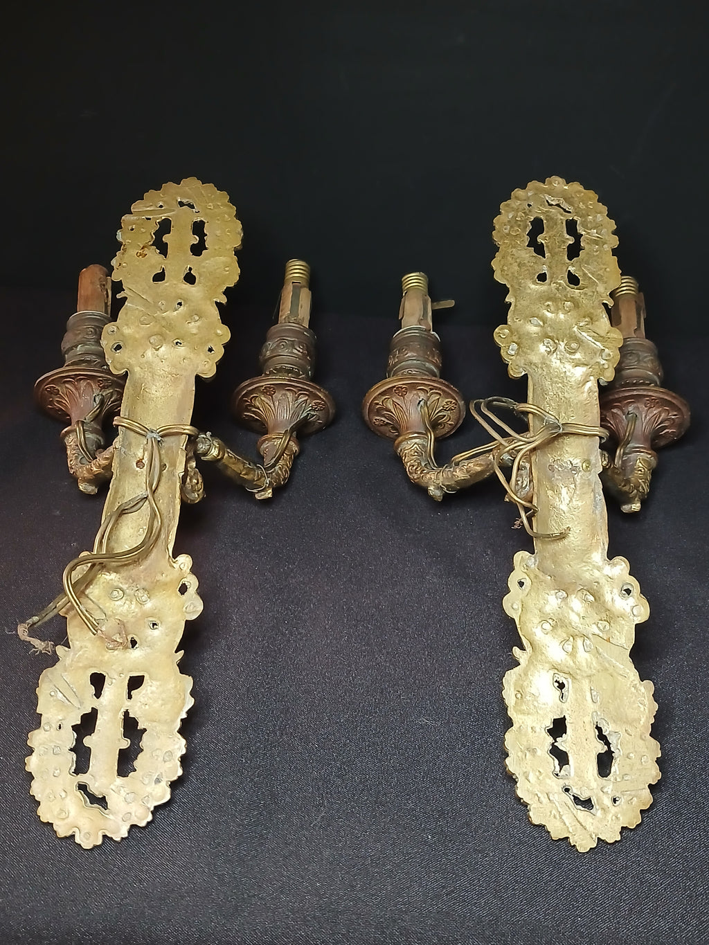 Paire d'appliques murales d'époque Empire (vers 1830) en bronze