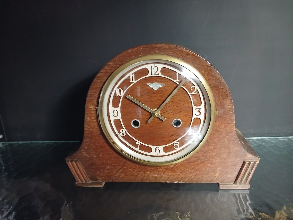 Élégante horloge à poser Art Déco datant des années 1920-1930