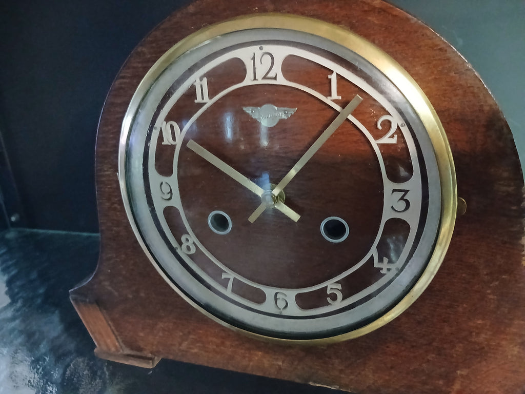 Élégante horloge à poser Art Déco datant des années 1920-1930