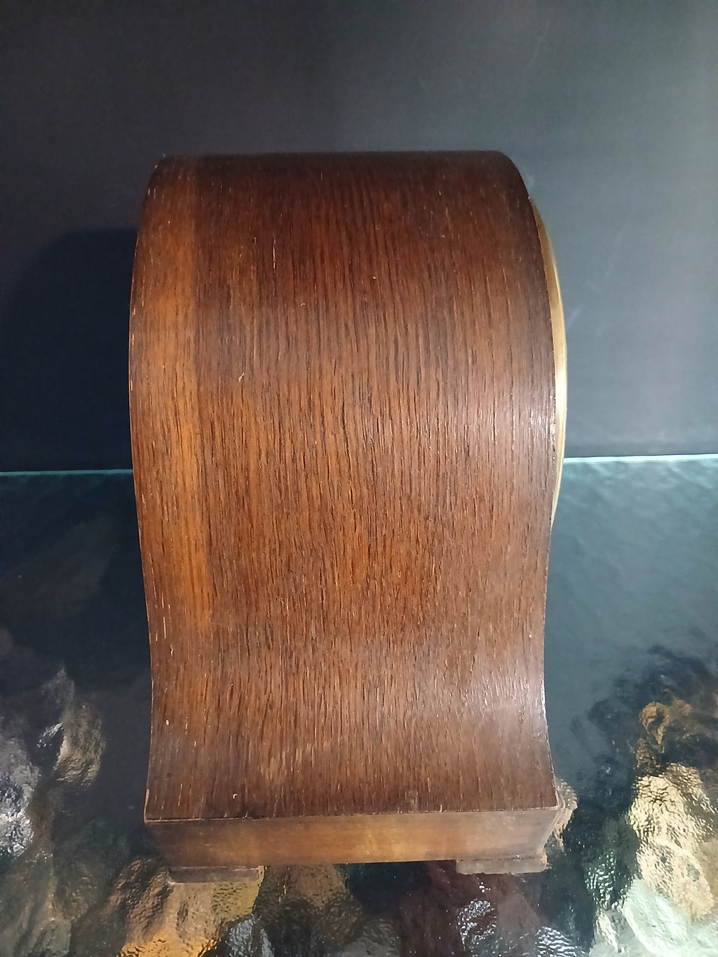 Élégante horloge à poser Art Déco datant des années 1920-1930
