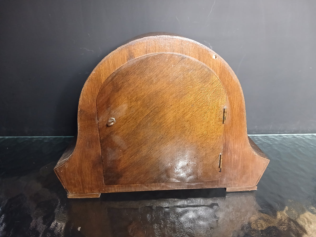 Élégante horloge à poser Art Déco datant des années 1920-1930