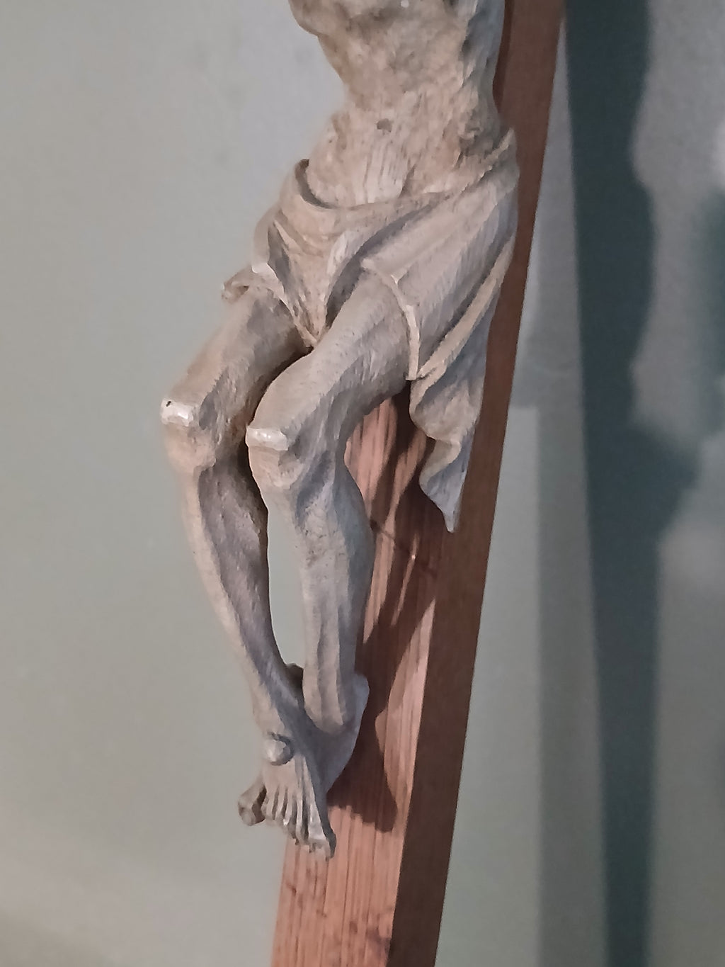 Magnifique crucifix en bois sculpté, fin XIXe-début XXe siècle,