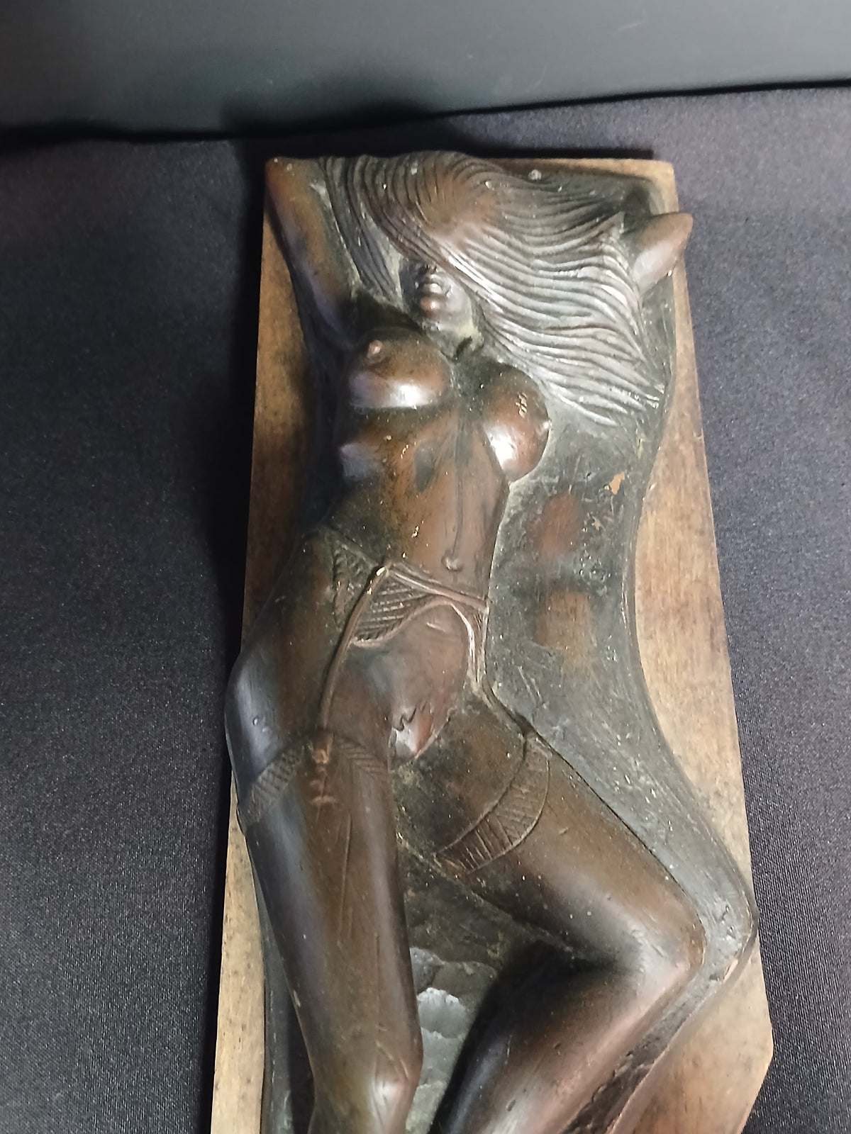 Sculpture en plâtre « PIN UP » d'Élie-Marie Jézéquel, dit Hély (1937-2009)