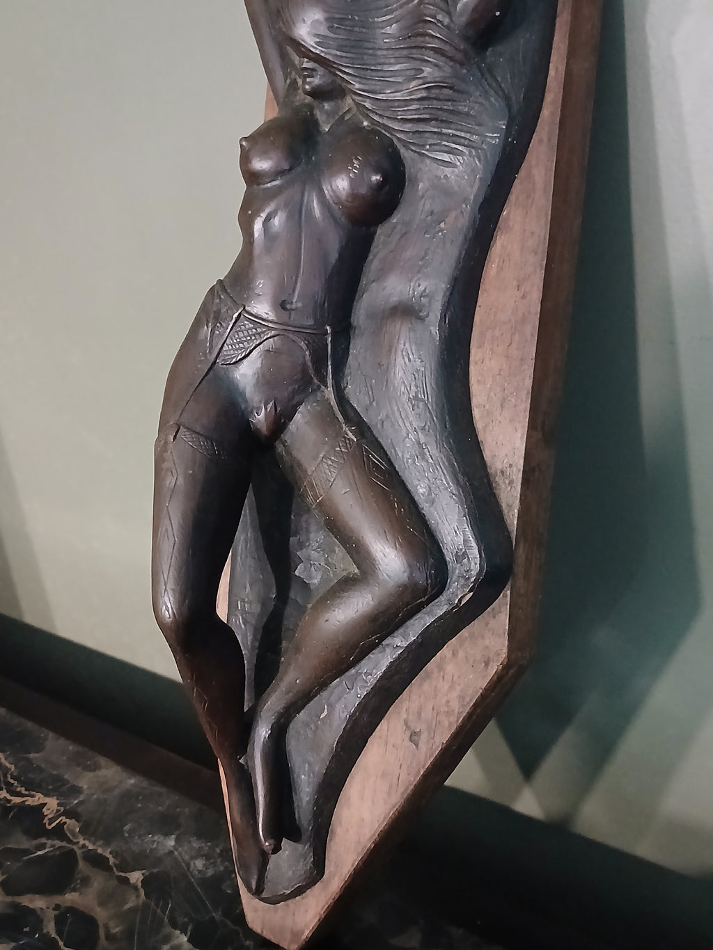 Sculpture en plâtre « PIN UP » d'Élie-Marie Jézéquel, dit Hély (1937-2009)
